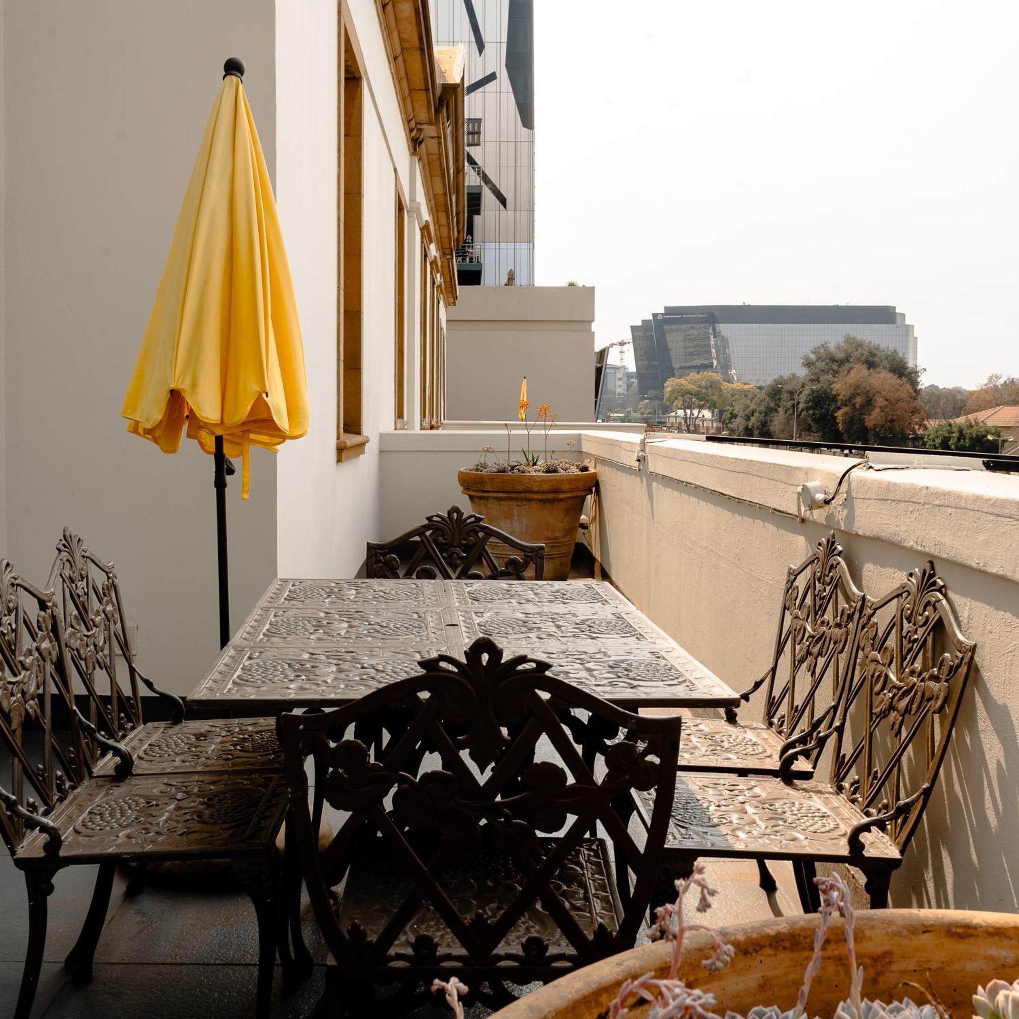 The Monarch Hotel Йоханесбург Екстериор снимка