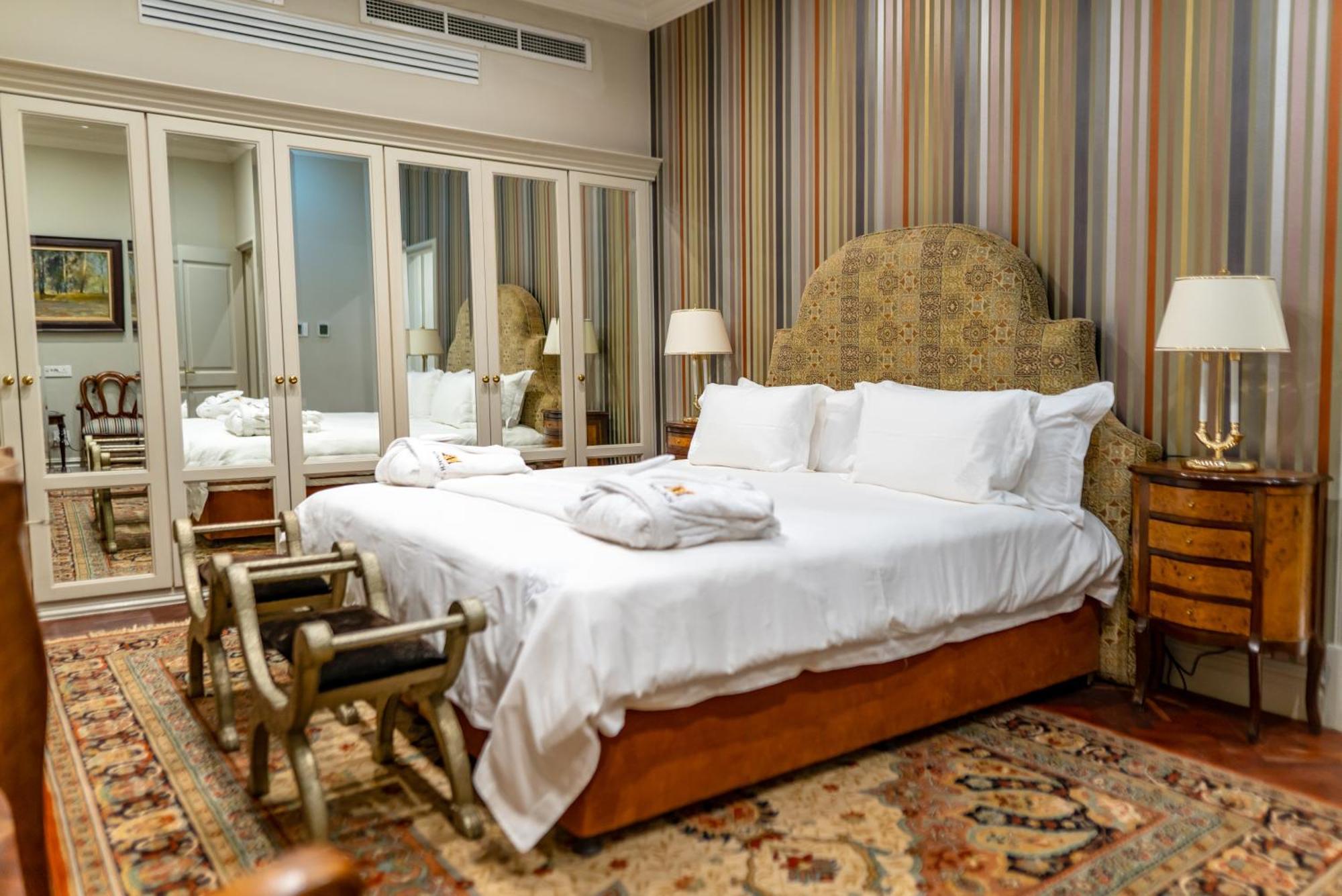 The Monarch Hotel Йоханесбург Екстериор снимка